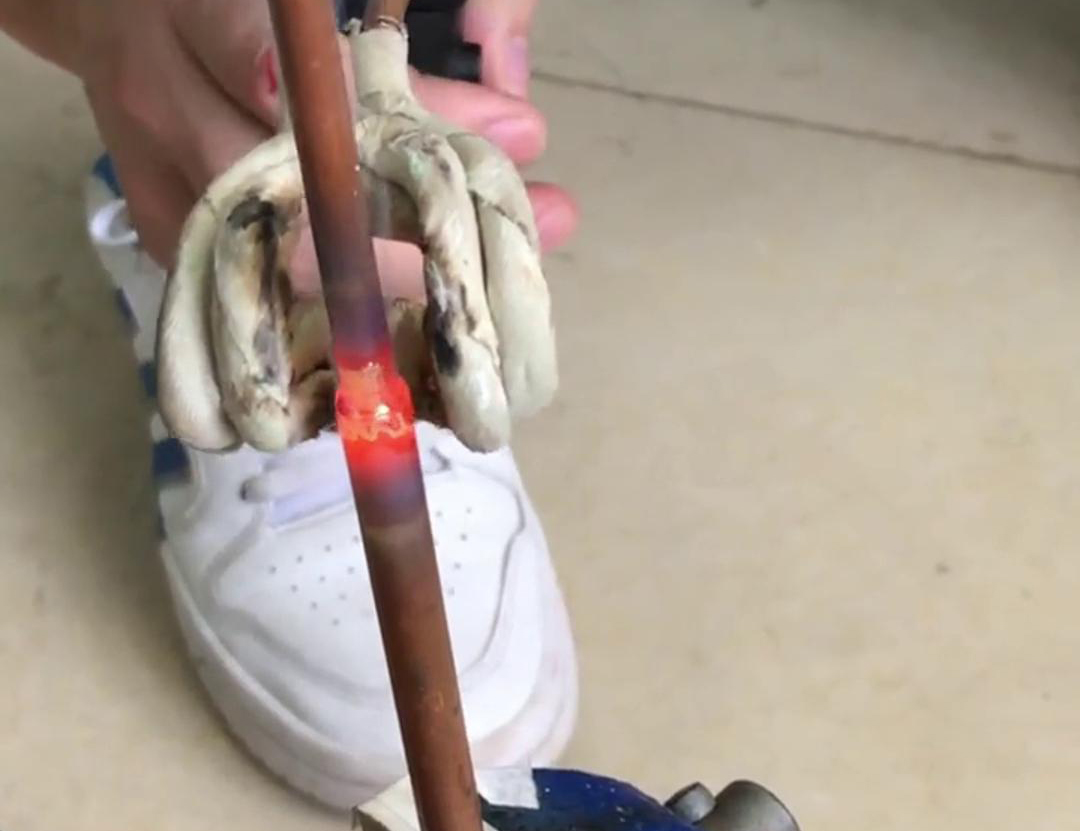 手持式高頻焊接設(shè)備，4-16銅管焊接，2秒焊接完成，代替火焰焊接，安全省時(shí)省人工