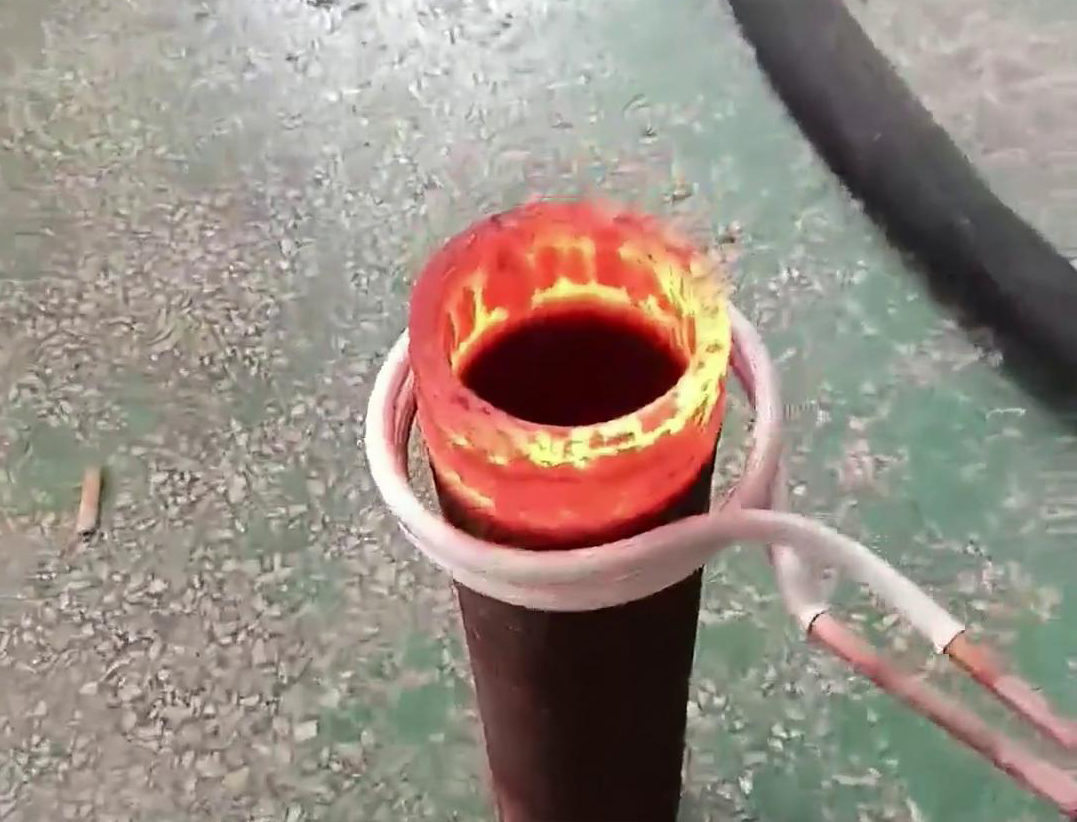 手持式高頻加熱機(jī)，輕便靈活，操作簡(jiǎn)便